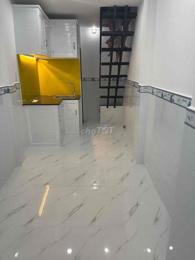 Cho thuê nhà nguyên căn 1 trệt 2 lầu