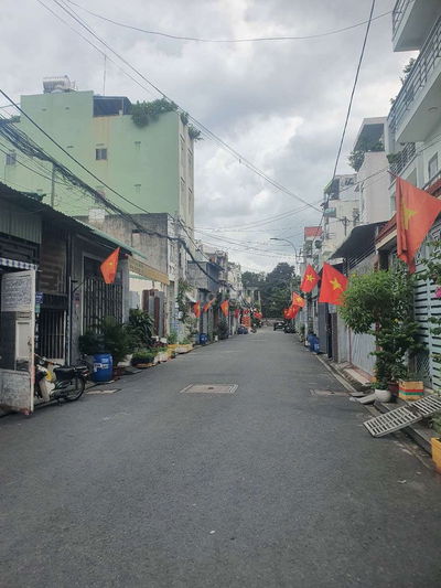 Nhà Tô Ký sát Dh giao thông khu Vip dt 6x25  giá 8.5 tỷ ngay chợ TCH