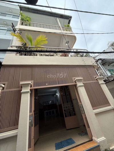 Bán nhà  lô 3 lầu đúc BTCT 4PN  VÕ trứ p9 Q8