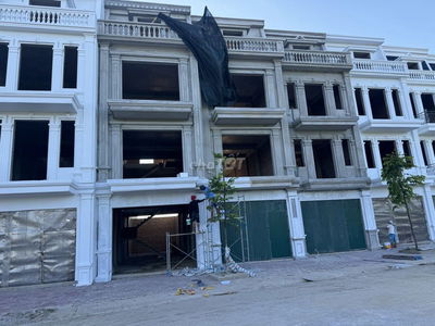 Chính chủ cần bán nhà xây thô hoàn thiện mặt tiền Chợ Đầu Mối Phía Tây