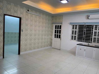 cho thuê căn hộ rộng , đẹp 60m2 gần ngã 6 Gò Vấp, siêu thị Big C