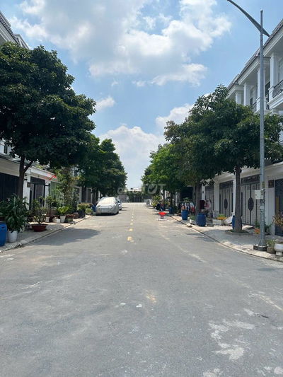 NHÀ ĐẸP – Ở NGAY – KHU DÂN TRÍ CAO – DĨ AN, BÌNH DƯƠNG