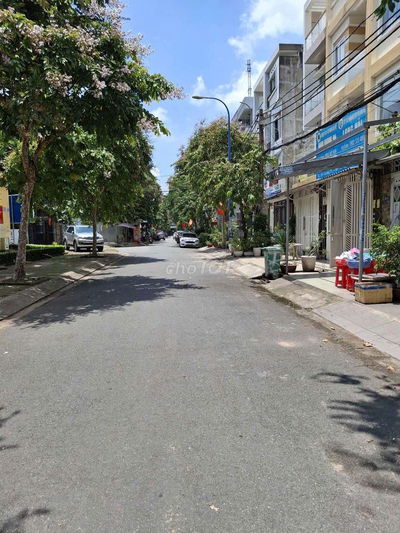 Cần bán gấp Đất .P TTN Q12 khu 10 h vip DT 5,x. 25