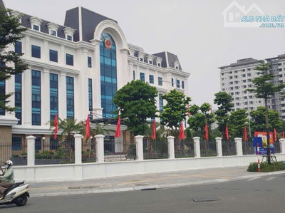 75 TỶ PHỐ TRẦN THÁI TÔNG CẦU GIẤY ĐẤT DT 130M MT 7.5M VỊ TRÍ KIM CƯƠNG XÂY TÒA SIÊU VIP