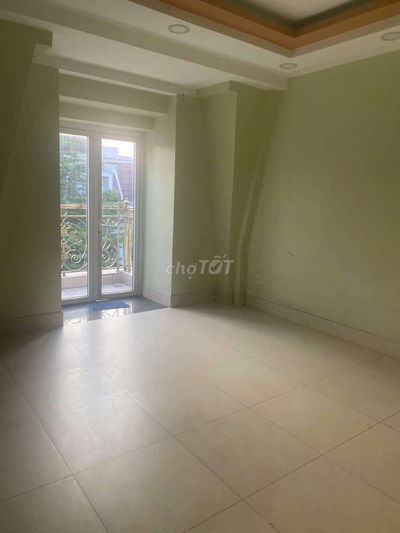 Phòng ban công Cityland center hill 40m2,  wc riêng, nt đầy đủ