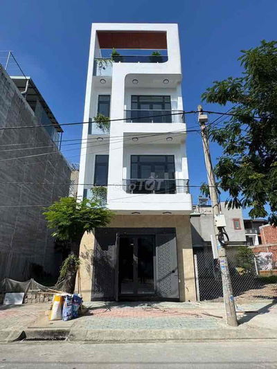 Nhà Phố 3 Tầng Cạnh bên Vsip1 Giá chỉ 6tỷ200tr thương lượng