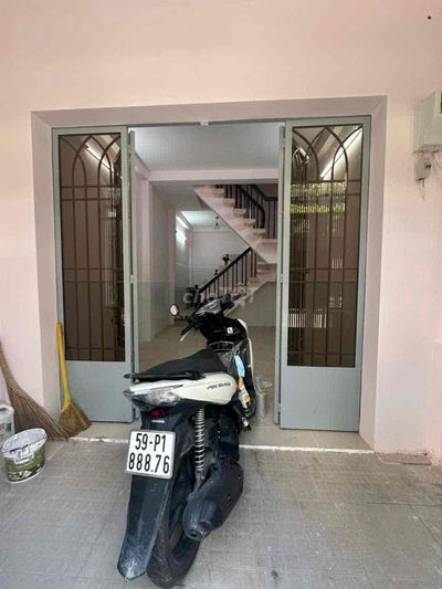 bán nhà h5m thông bàu cát p14 tân bình. DT: 3m4 x 9m 1 lầu BTCT