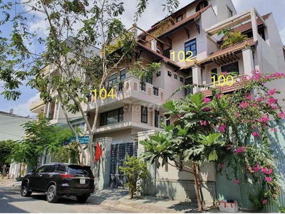 Cho thuê biệt thự đẹp, rộng, thoáng ở Q6