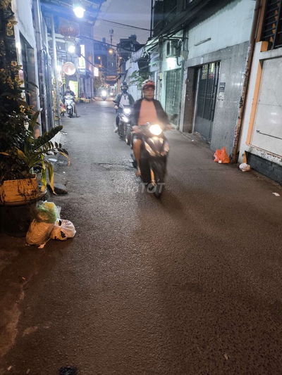 Cô Giang Q1 - Cho Thuê Mbkd tự do- 10tr/thág