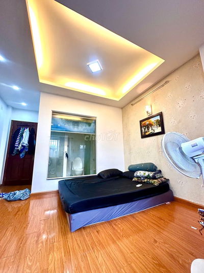 TÌM 1 NAM Ở GHÉP 1:1 PHÒNG FULL NT GỖ XỊN XÒ