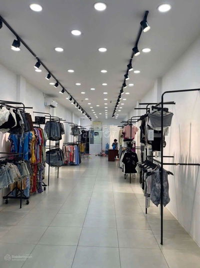 CẦN CHO THUÊ NHÀ VỊ TRÍ SIÊU ĐẸP NGAY KHU VỰC SẦM UẤT Đ.QUANG TRUNG