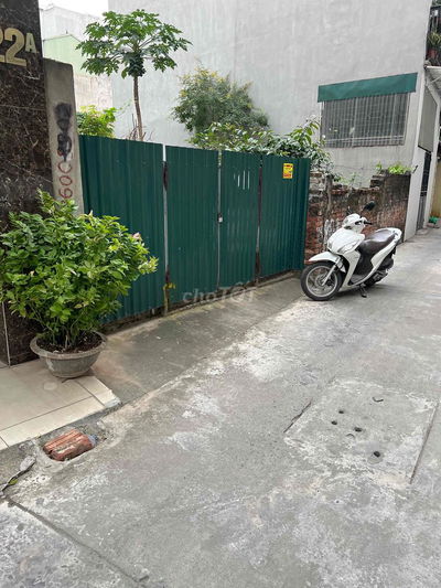 lo góc 2mặt thoáng  dt 70m Mt4M  x3tầng  giá chỉ coa 8.6tỷ  có TL