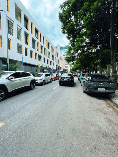 Nhà phố Nghĩa Đô-Hoàng Quốc Việt ôtô vào nhà.6T Thang máy, 5m mặt tiền