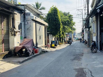 Đất 647 Quốc lộ 13 Hiệp Bình Phước, Hẻm nhựa 2 xe hơi, DT 78m2.