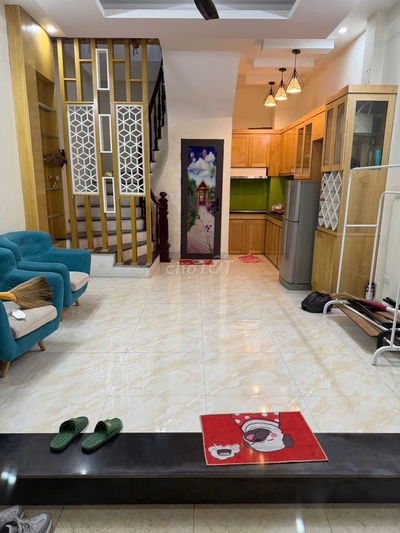 Cho thuê nhà riêng ngõ 649 Lĩnh Nam - 30m2 - 5 tầng - 11 triệu