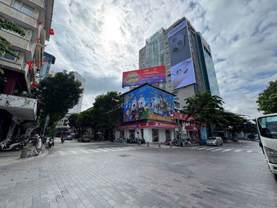 Cho Thuê vị trí VIP Nguyễn Huệ - Ngô Đức Kế, Q1 (15x25m)