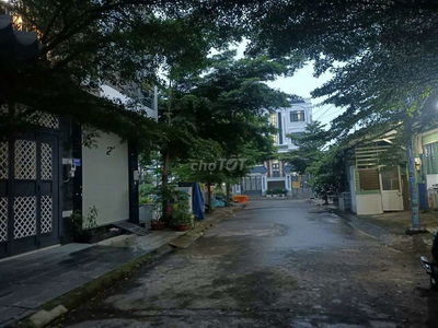 Cho thuê nhà vườn lài