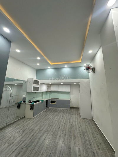 Phòng đầy đủ nội thất Y NHƯ HÌNH, thuận tiện đi lại