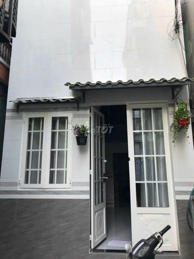 Bán Nhà Nhỏ Sổ Hồng Riêng – Giá Tốt – Dọn Vào Ở Ngay