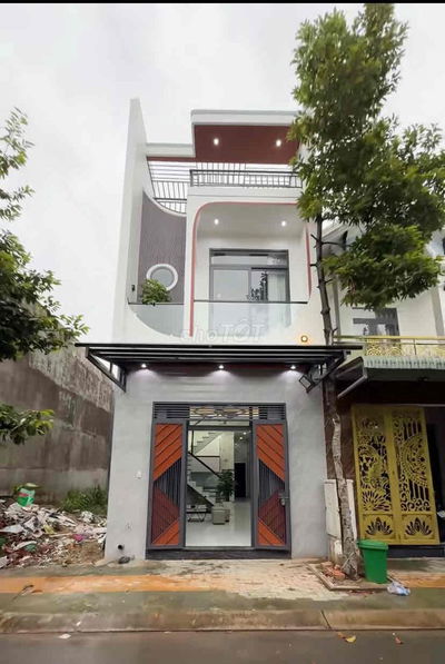 Nhà mới xây Full nội thất Sổ sẵn cầm tay