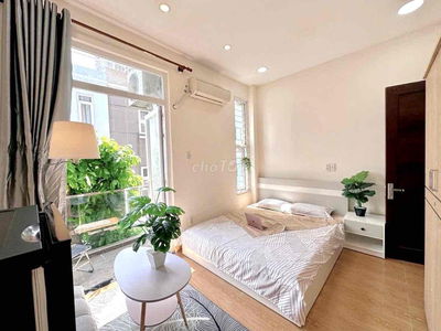 Phòng Cho Thuê Full Nội Thất Ban Công Tại Thiên Hộ Dương, Gần Q3, Q1