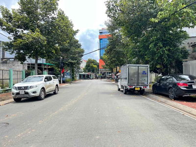 Mặt tiền Tô Vĩnh Diện 10x50 thổ cư 200m2