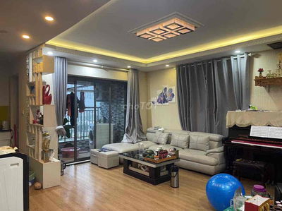 Cho thuê căn hộ 3 phòng ngủ 2WC, toà CT7H đối diện Đại học phenica