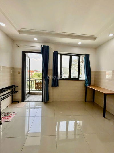 phòng trọ ban công, thang máy, khoá vân tay, ko chung chủ