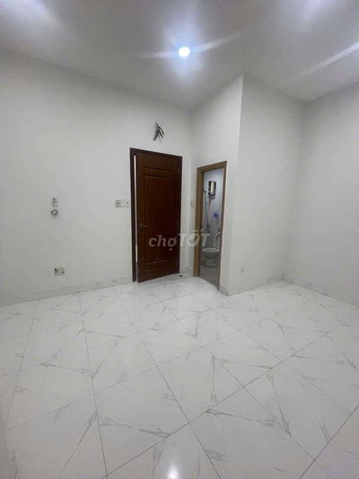 Cho thuê nhà. HBP-SÂN ĐỂ XE HƠI