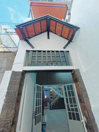 Nhà sổ hồng riêng lô nhì đường huỳnh tấn phát ngay trường học