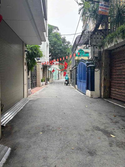 Bán siêu phẩm nhà nguyễn văn cừ Long Biên 30m5tầng ô tô tận của 8,4ty