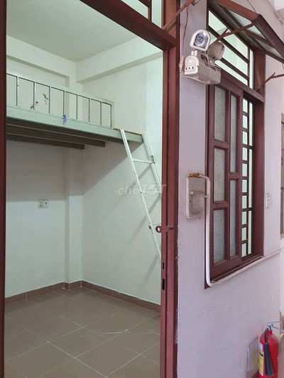 Cho thuê phòng trọ hẻm 4 đường Văn Chung, Tân Bình