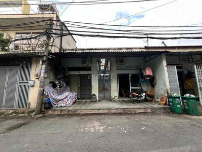 8M x 21M đường nhựa 1/ Lê Văn Quới,được xây 5.5 tấm.