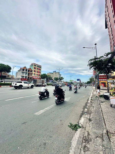 BÁN NHÀ ĐẸP GẦN CẦU THAM LƯƠNG – GIÁP TÂN BÌNH - 105M² NỞ HẬU TÀI LỘC