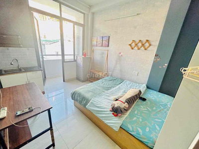 Cho thuê căn hộ tại Nguyễn Trãi Q1, thang máy, ban công gần Bùi Viện
