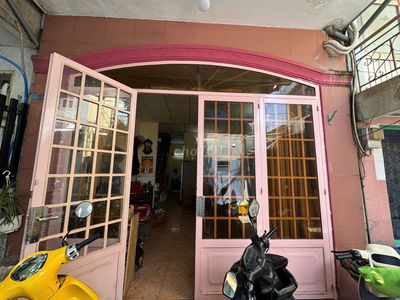 Cực hiếm! Chính chủ bán gấp nhà Đoàn Văn Bơ, Quận 4. Giá chỉ 4tỷ9