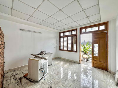 chính chủ cho thuê phòng 2Trx bancon cửa sổ ngay Bình Hưng Hoà