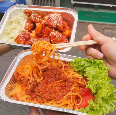 SANG QUÁN GÀ RÁN đường Phạm Thế Hiển Q8