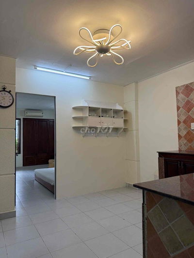 Căn hộ 55m2 2 Pn giữa trung tâm quận 1, 12 Võ Văn Kiệt