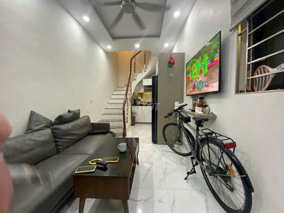 Cần bán nhà hoàng hoa thám