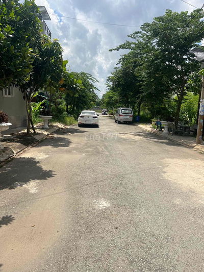 CỰC HOT Đất MT đường Nguyễn Xiển kề Vin Q9 200m,Đg nhựa trước nhà 12m.