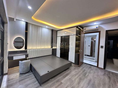 Gần LOTTE Lạc Long Quân 6 TẦNG 100m ÔTÔ Vào THANG MÁY FULL Đồ CHỈ 22TỶ