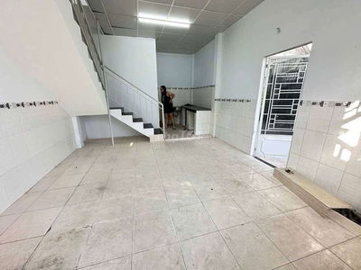 Hợp lý ở GD ít người.