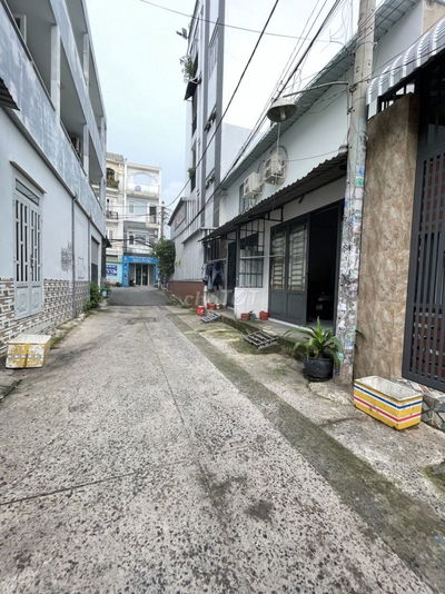 8. Nhà 64m2 - 3,5 Tỷ - 55 Triệu/M. Công Nhận Đủ. Hẻm oto thông. BHH B.