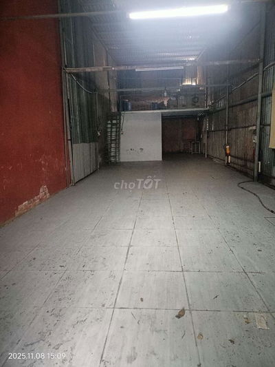 Cho thuê nhà xưởng sạch sẽ, hẻm tải 1 tấn