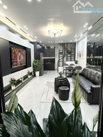 Nhà Mới Phố Cự Lộc - Thanh Xuân DT 40m, 4T, MT 4m, Sổ Nở Hậu, Giá 9.25 Tỷ