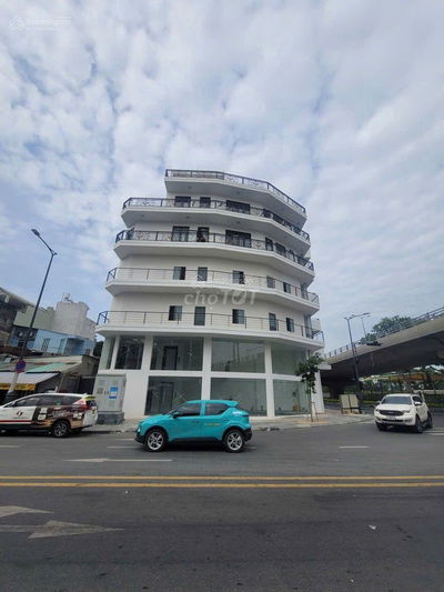 Khu VIP mặt tiền Hoàng Hoa Thám P13 Q.TBình. Cách NHÀ GA T3 TSN 350m