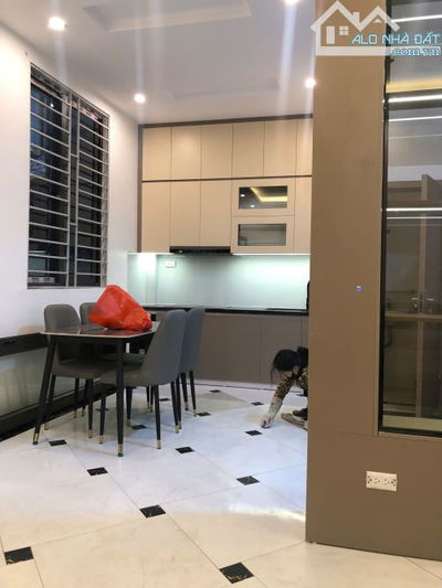 Trần Khát Chân 33m2, mặt tiền 5m, 5 tầng 3ngủ ngõ nông tuyệt đẹp giá chỉ 7 tỷ