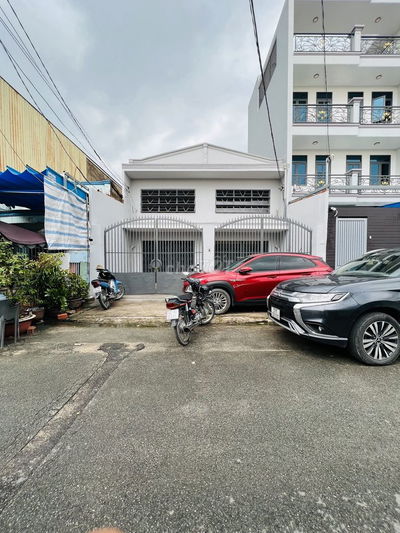 Bán Nhà Kho 2 Tầng Hương Lộ 2 Đường 20m 2 Sổ Riêng 8x20 Giá Tốt 10,9Tỷ