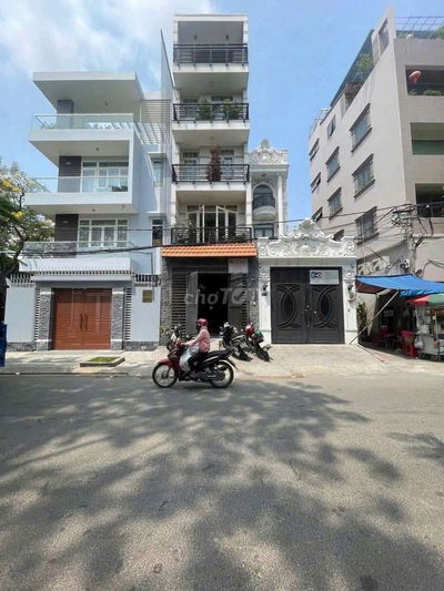 Nhà đường 7m thông ra chung cư dreamhome